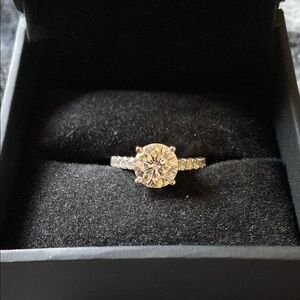 Elegant White Gold Diamond Ring